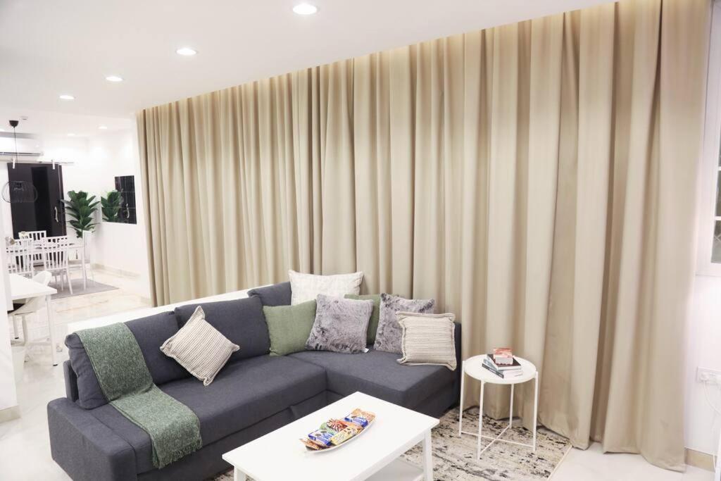 Apartment Luxurious Modern In Front Of Walk *